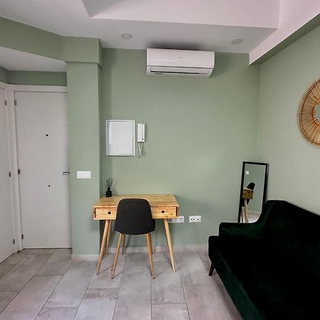 Lovely Studio Apartment Málaga Exteriör bild