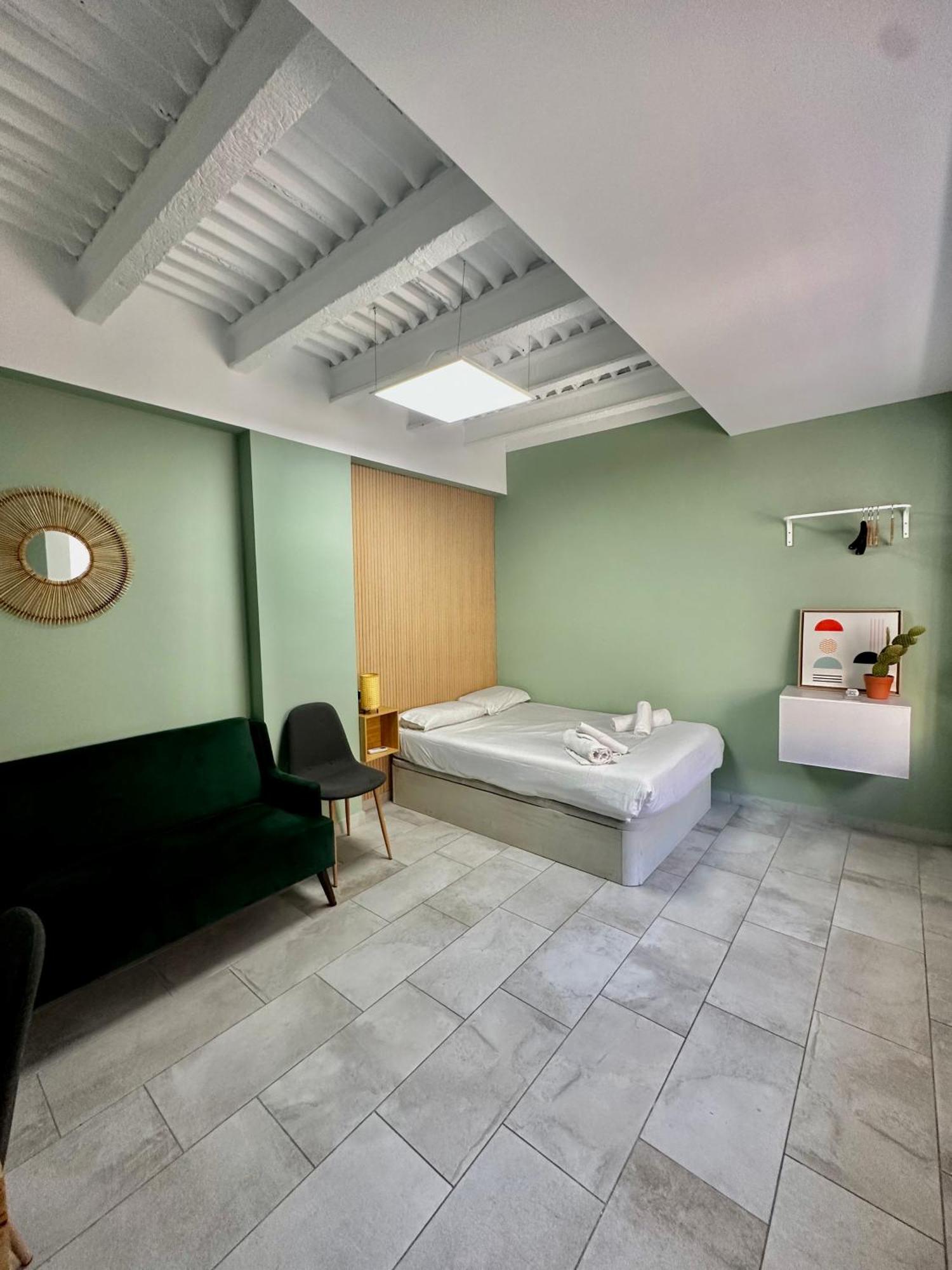 Lovely Studio Apartment Málaga Exteriör bild
