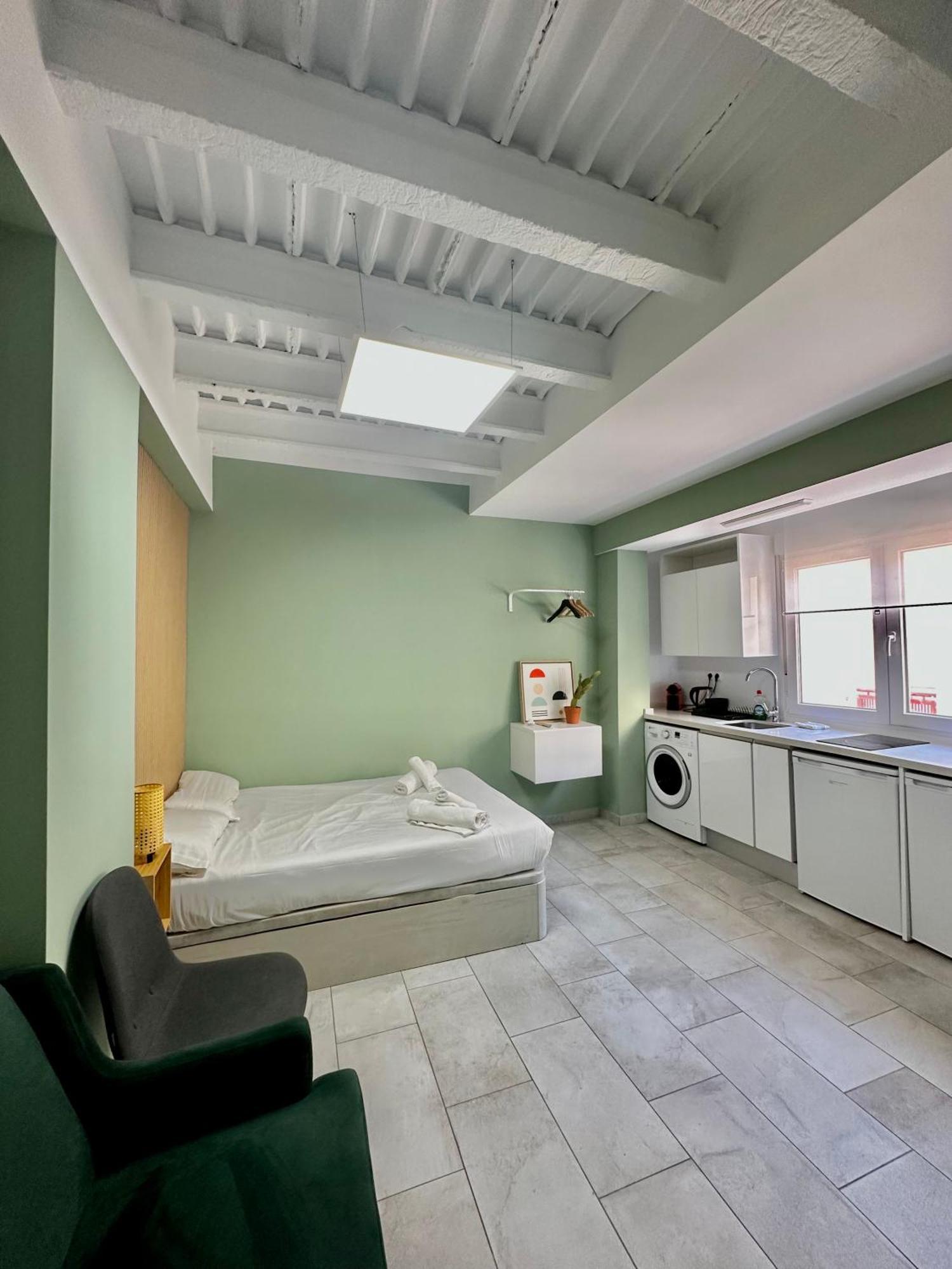 Lovely Studio Apartment Málaga Exteriör bild